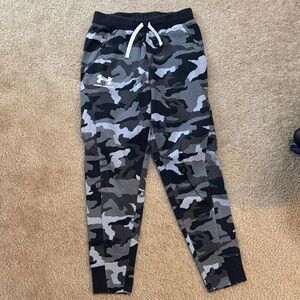Under Armour Kids' Camo Sweatpants - Black and Gray